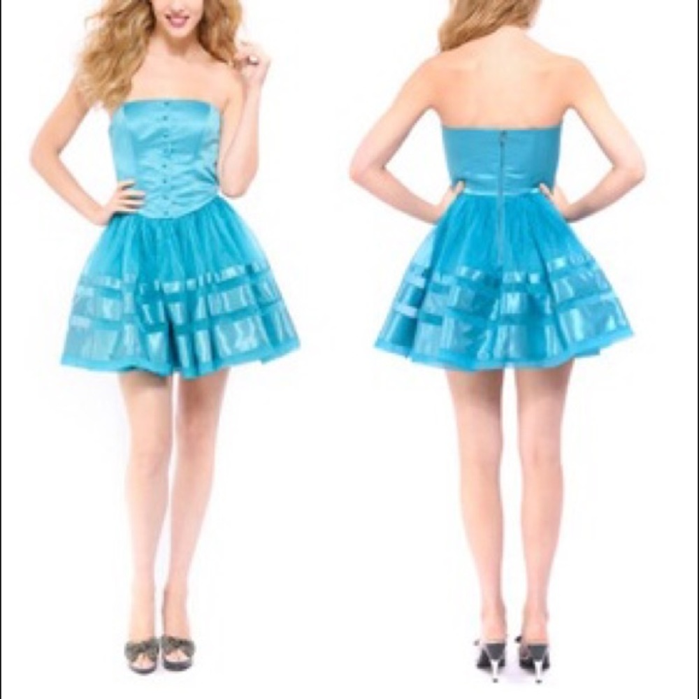 Betsy Johnson Homecoming Formal Dress